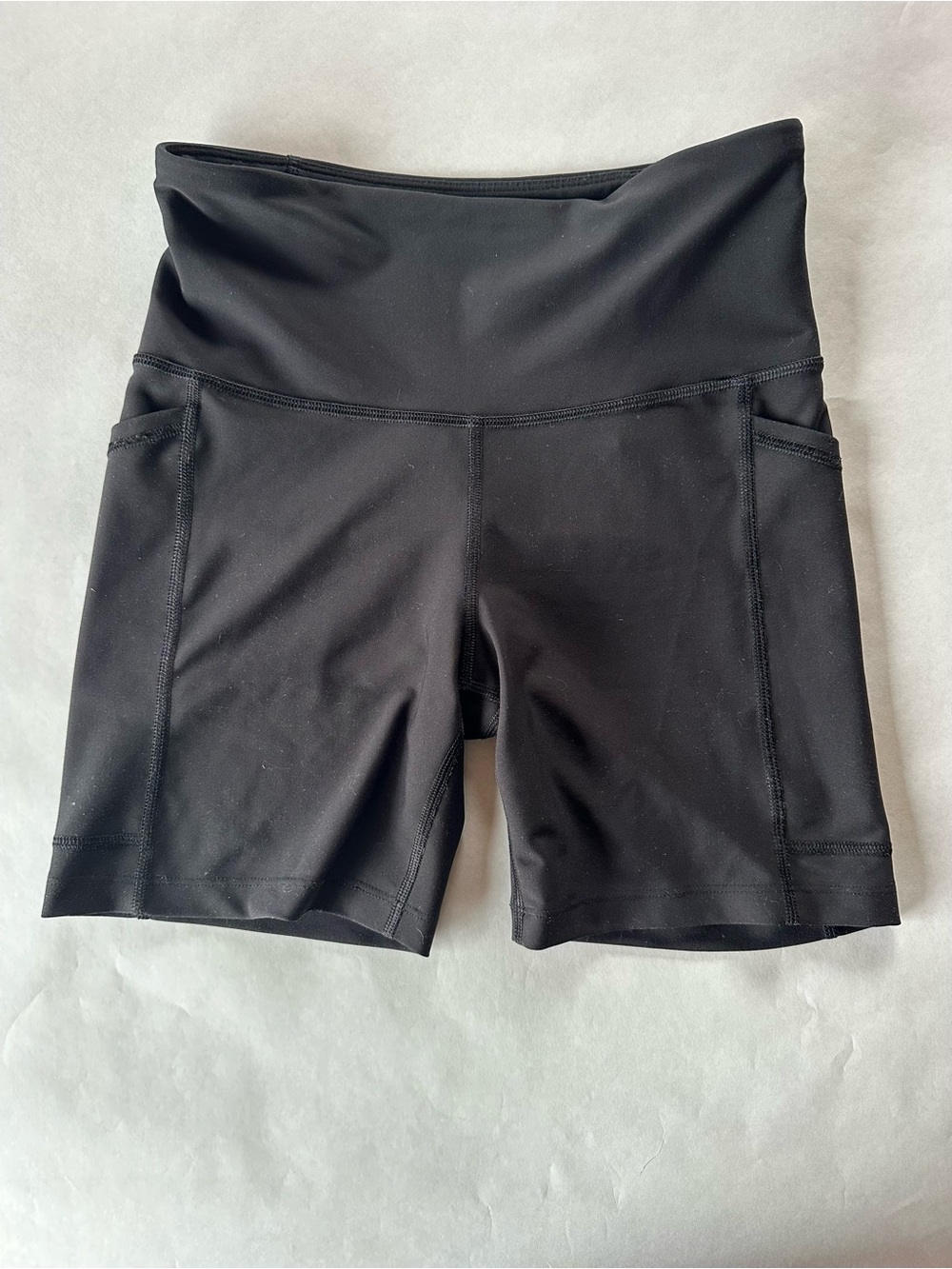 Old Navy 6” Mid Waist Women's Bike Shorts - Black and Olive Set - Picture 8 of 16